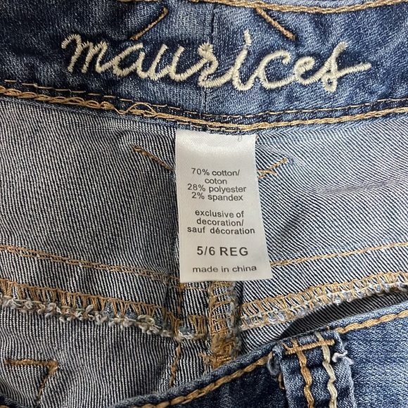 Maurice’s low rise jeans, size 5-6 regular - Picture 3 of 3